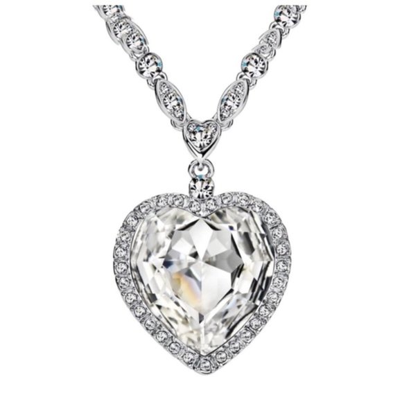 Jewelry - 🎁 Swarovski Crystals The Karra  Large Heart Necklace